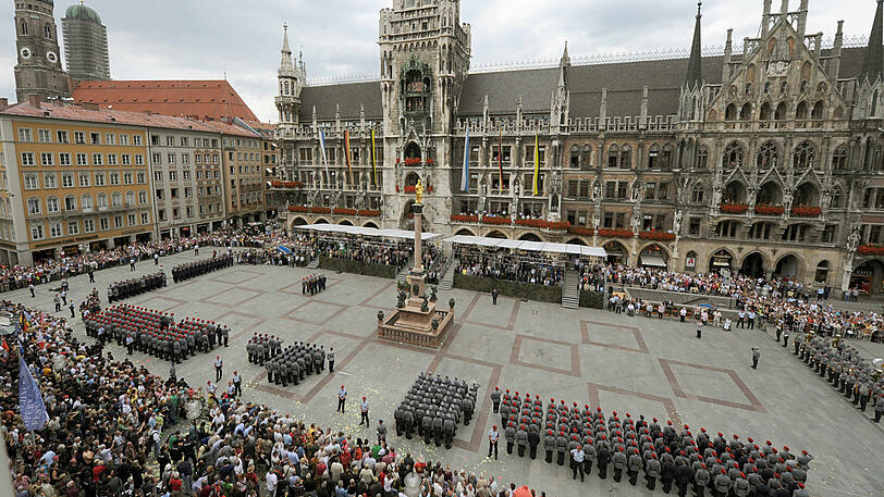 Das letzte Gelöbnis der Bundeswehr in München: 2009 am Marienplatz.