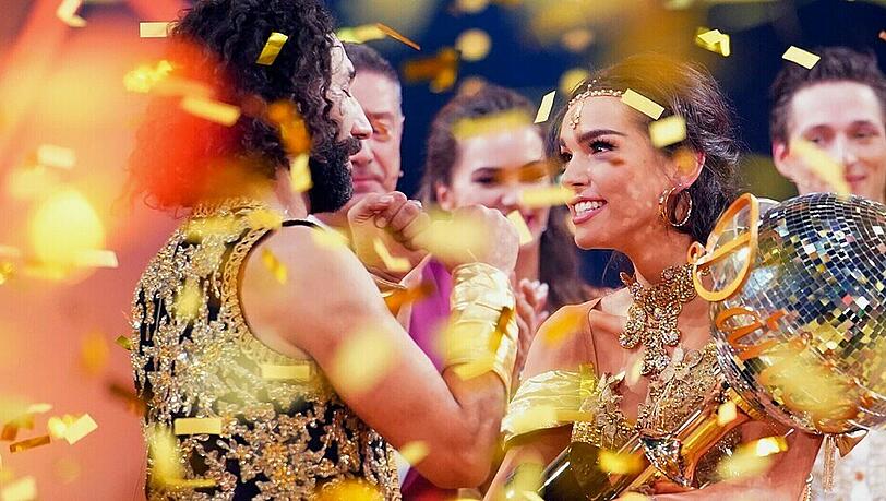 Lili Paul-Roncalli und Massimo Sinató haben gewonnen. Die österreichische Artistin ist "Dancing Star 2020". Lili Paul-Roncalli und Massimo Sinató haben gewonnen. Die österreichische Artistin ist "Dancing Star 2020".
