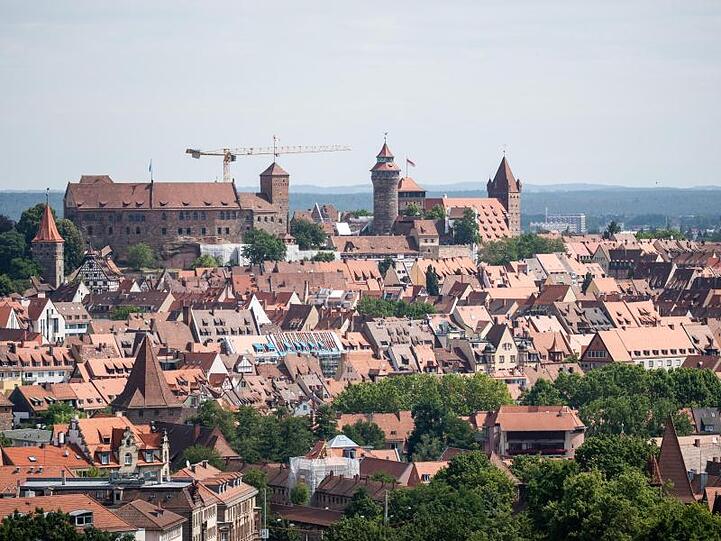 Blick vom Hochhaus am Plärrer auf die Altstadt Nürnbergs. Foto: Daniel Karmann
