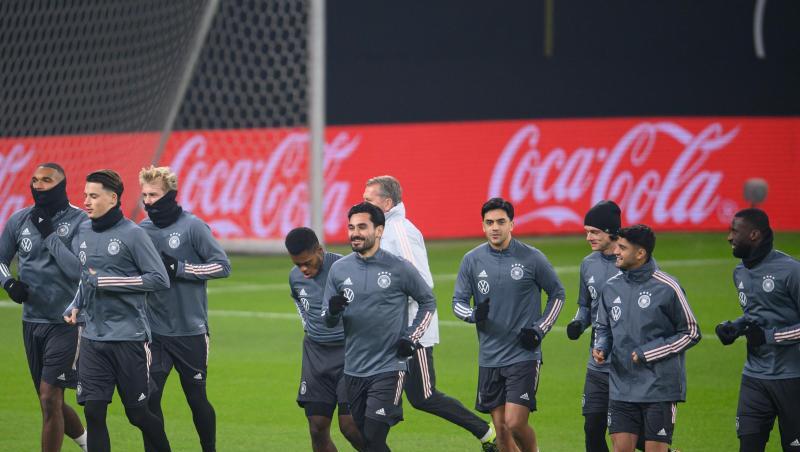 Die Spieler der deutschen Nationalmannschaft beim Abschlusstraining in Leipzig.