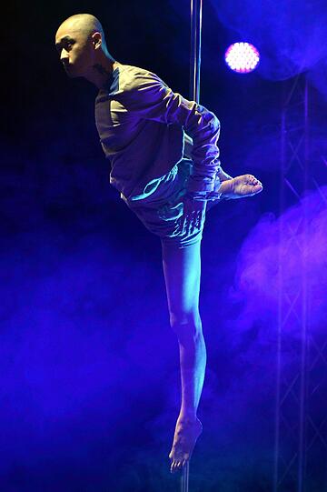 Eine Weltmeisterschaft im Pole-Dancing? Ja, die gibt's! Am Wochenende betätigten sich die Teilnehmerinnen und Teilnehmer im Kampf um den Titel akrobatisch an der Stange - die besten Bilder.