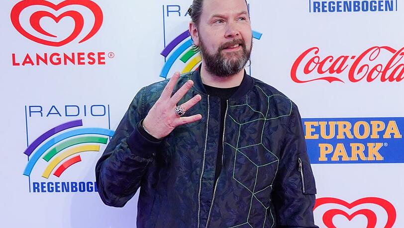 Musiker Rea Garvey kommt im Europa-Park zur Verleihung der Radio Regenbogen Awards. Musiker Rea Garvey kommt im Europa-Park zur Verleihung der Radio Regenbogen Awards.