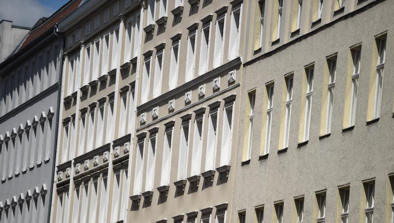Wohnungen in Berlin: Ein Risiko für das Gesamtsystem der Immobilienwirtschaft wie in den Krisenjahren 2008 und 2009 sehen die Autoren derzeit "noch nicht". Wohnungen in Berlin: Ein Risiko für das Gesamtsystem der Immobilienwirtschaft wie in den Krisenjahren 2008 und 2009 sehen die Autoren derzeit "noch nicht".