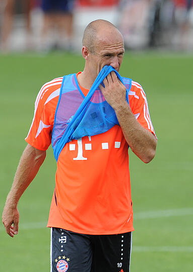 Wann kommt Martinez? Kommt er überhaupt? Die Gerüchte lassen die Bayern-Spieler kalt. Jetzt ist erstmal Training in der Sommer-Hitze angesagt. Die aktuellen Bilder von der Säbener.