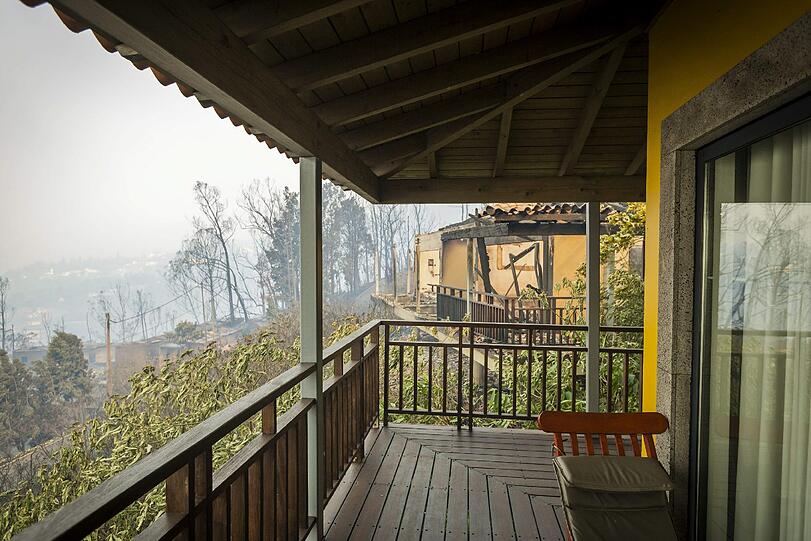 Bei einem Waldbrand auf der zu Portugal gehörenden Atlantik-Insel Madeira sind drei Menschen ums Leben gekommen. Die Bilder.