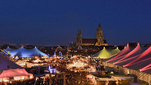 So ähnlich wie hier beim Wintertollwood soll's ab dem 22. Juni wieder leuchten! So ähnlich wie hier beim Wintertollwood soll's ab dem 22. Juni wieder leuchten!