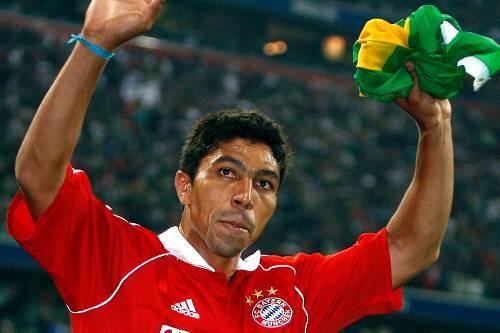 Der ehemalige Spieler des FC Bayern, Giovane Elber, wird bei der FIFA-Fußball-WM 2014 in Brasilien in den Stadien am ARD-Mikrofon auftauchen.