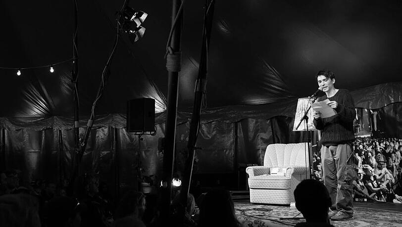 Auch dabei: der Münchner Slam-Poet Andivalent. Auch dabei: der Münchner Slam-Poet Andivalent.