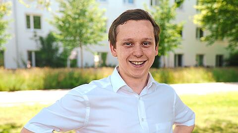 Samuel Moser (28) ist nun BA-Chef in Bogenhausen. Er ist im Viertel geboren und sch&auml;tzt die Vielfalt der sieben Bezirksteile Oberf&ouml;hring, Johanneskirchen, Herzogpark, Englschalking, Daglfing, Parkstadt und Alt-Bogenhausen.
