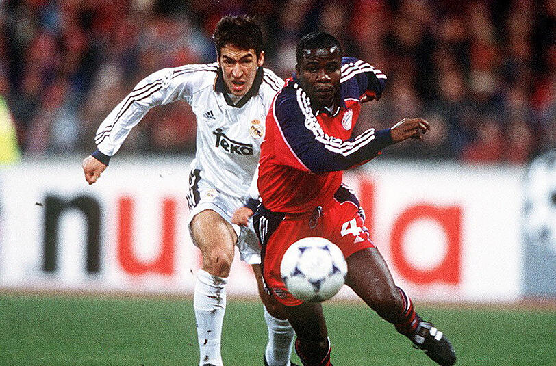2000, Champions League, Zwischenrunde; Real - Bayern 2:4, 1:4: Bayern siegt erstmals in Madrid. Bei Abpfiff applaudiert das Bernabéu den Deutschen. Im Rückspiel bekommt Real wieder vier Stück, Matthäus verabschiedet sich nach New York. Böse Pointe: Im Halbfinale gibt&rsquo;s die Revanche, Real triumphiert (2:0, 1:2).