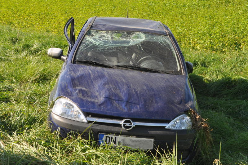 Platz 2: Zerbeult, zerkratzt und allein im Straßengraben &ndash; so könnte der ein oder andere Lenker eines Opels schon mal nach einem Seitensprung zurückgelassen worden sein, als der Partner davon erfuhr. Denn: Immerhin 13 Prozent  der Opel-Fahrer haben sich schon einmal außer Haus amüsiert.