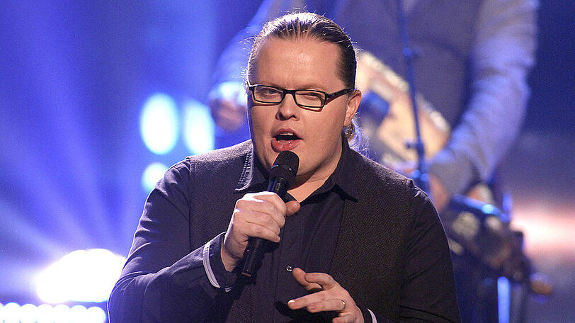Angelo Kelly stieg freiwillig bei "The Masked Singer" aus - am Kostüm lag's nicht: Er war in Staffel zwei die "Kakerlake".