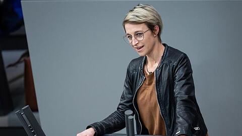 Die CDU-Abgeordnete Nadine Schön spricht bei der Plenarsitzung im Deutschen Bundestag (Archivbild).