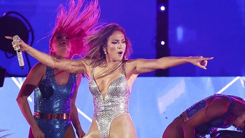 Jennifer Lopez trat am 5. August in Istanbul auf. Vor dem Konzert wollte sie shoppen, wurde aber von einer Luxusboutique abgewiesen.