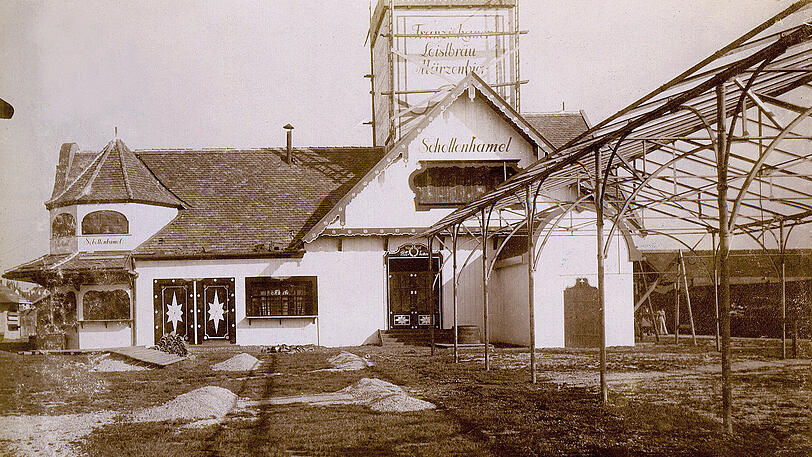 Von der ersten Bierbude gibt es keine Fotos mehr. Dafür aber vom ersten Festzelt 1896 &ndash; hier gerade im Aufbau.