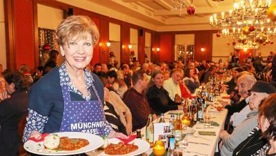 Das traditionelle Silvesterdinner im Hofbräuhaus der Münchner Tafel. Das traditionelle Silvesterdinner im Hofbräuhaus der Münchner Tafel.