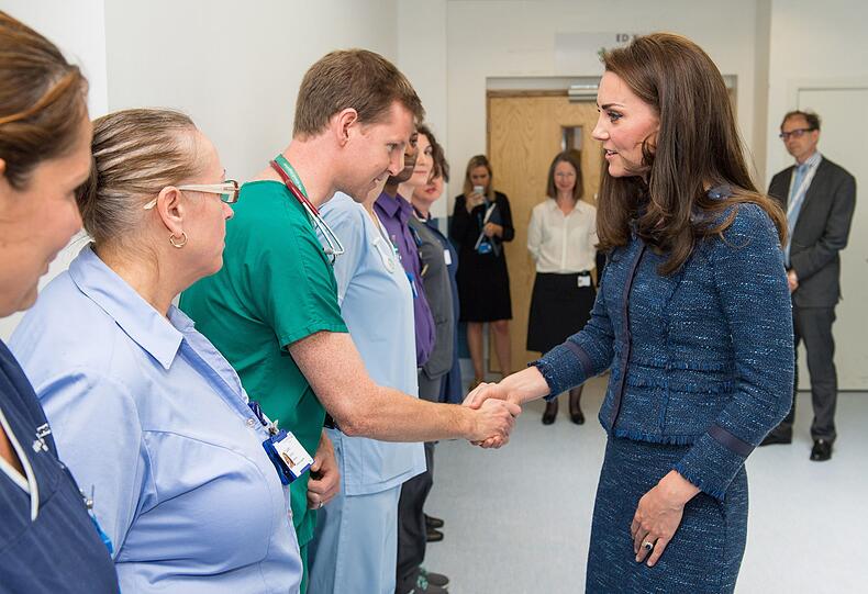 Herzogin Kate besuchte Mitarbeiter und Patienten, die von den Terroranschlägen an der London Bridge und am Borough Market betroffen waren.