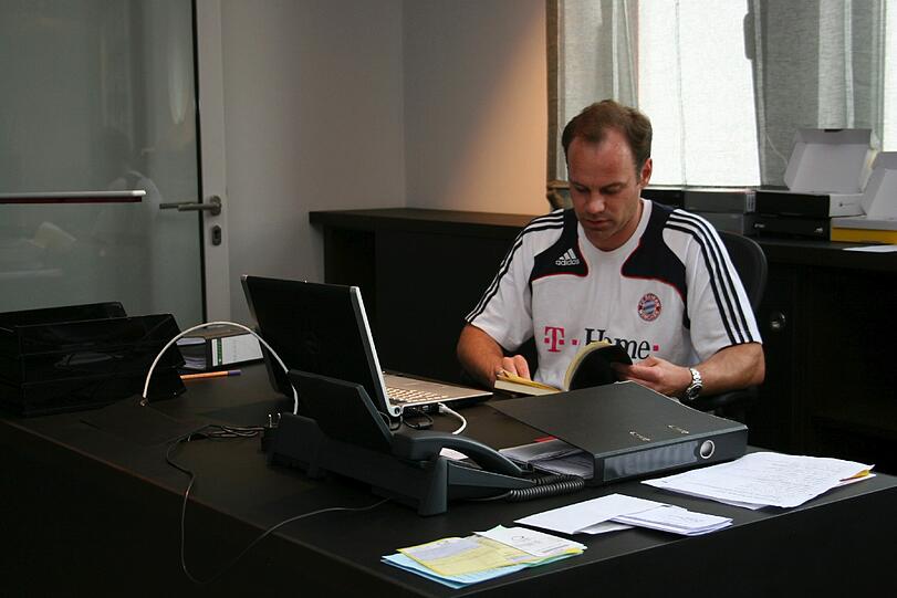 DOSENÖFFNER: Bayerns Ex-Manager Christian Nerlinger stellte im Mai den Kontakt zu Guardiola her &ndash; er war also der Dosenöffner.