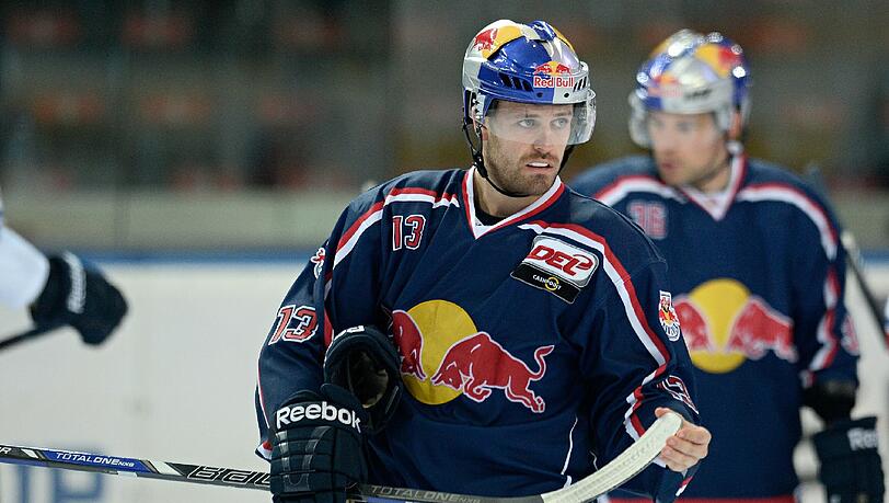 Der neue EHC Red Bull München um Daniel Sparre. Der neue EHC Red Bull München um Daniel Sparre.