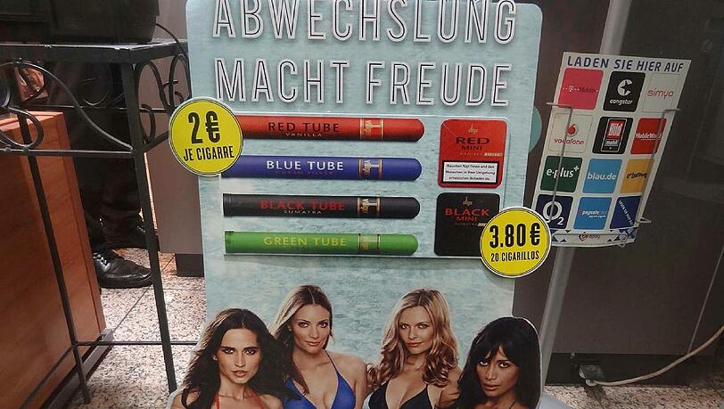 Das Forum Rauchfrei ist über die sexistische Werbung empört. Foto: ho Das Forum Rauchfrei ist über die sexistische Werbung empört. Foto: ho