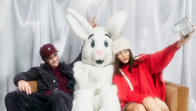 Ja, ist denn das noch Weihnachten? Einige Unternehmen interpretieren Feiertagswerbung 2025 neu. Ja, ist denn das noch Weihnachten? Einige Unternehmen interpretieren Feiertagswerbung 2025 neu.