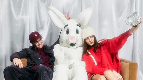 Ja, ist denn das noch Weihnachten? Einige Unternehmen interpretieren Feiertagswerbung 2025 neu.