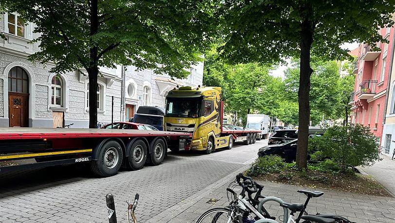 Ein häufiges Bild an der verkehrsberuhigten Isabellastraße: Laster umfahren die Sackgasse an der Arcisstraße über das Wohnviertel. Ein häufiges Bild an der verkehrsberuhigten Isabellastraße: Laster umfahren die Sackgasse an der Arcisstraße über das Wohnviertel.