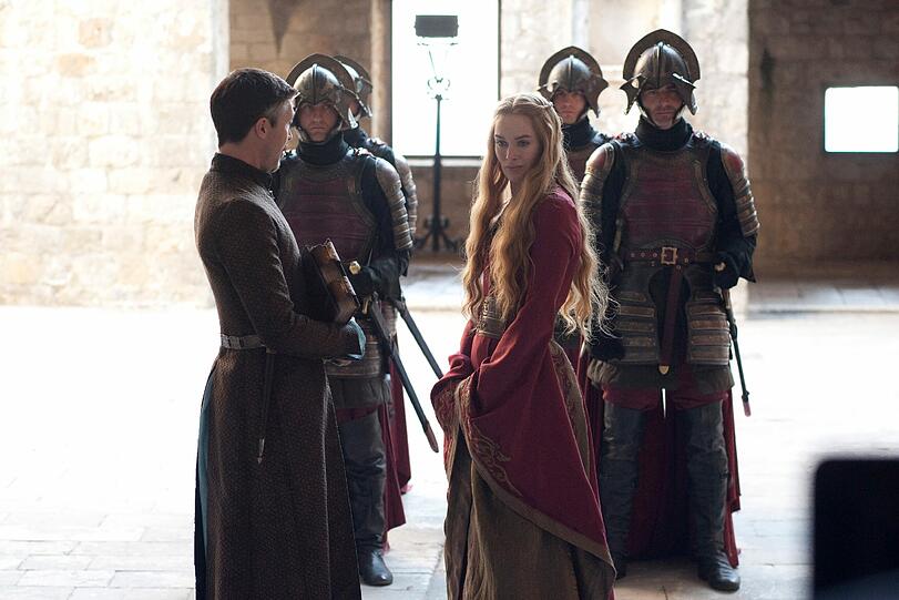 Hier stellt auch Königsmutter Cersei mit dem berühmten "Power is Power"-Zitat die Machtverhältnisse klar.