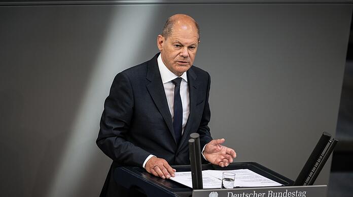 Bundeskanzler Olaf Scholz (SPD) spricht.