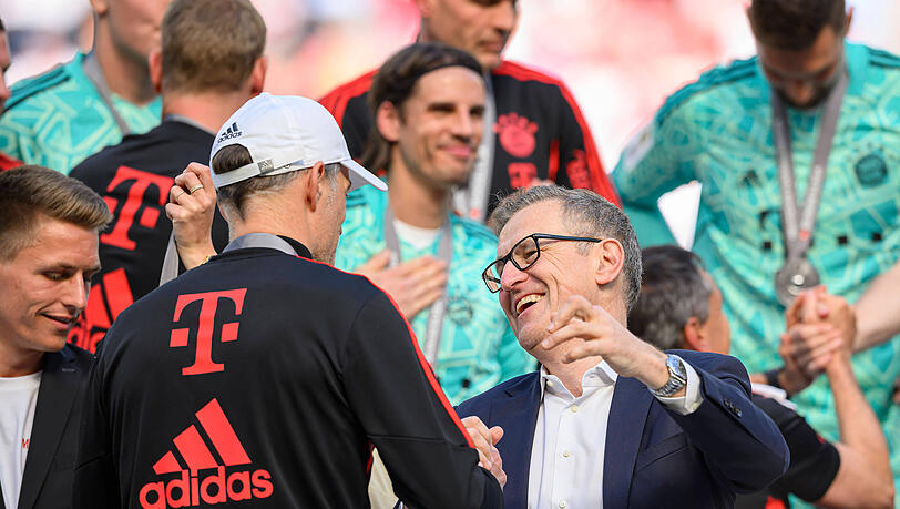 Ein Bild aus besseren Bayern-Zeiten: Thomas Tuchel und Jan-Christian Dreesen nach der gewonnenen Meisterschaft im vergangenen Jahr.