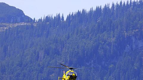 Drei Hubschrauber waren an der Rettung einer gestürzten Wanderin beteiligt.