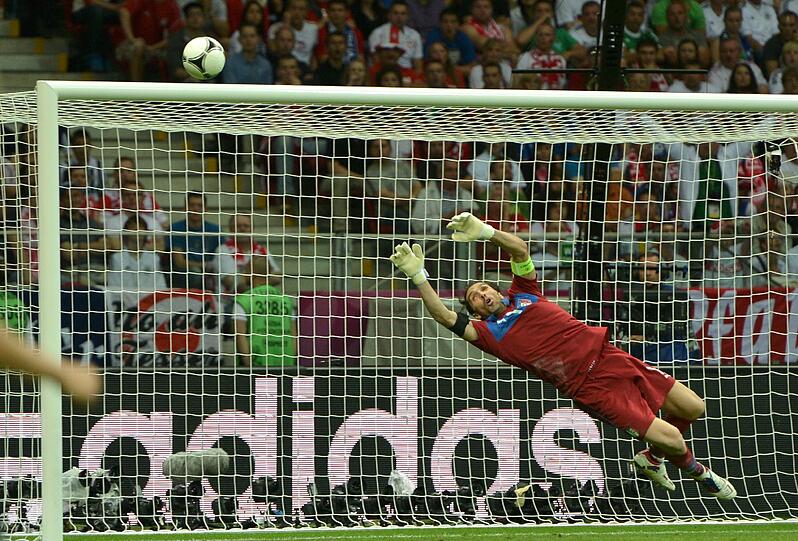 Doch Gianluigi Buffon ließ nichts anbrennen im Kassten der Iraliener.