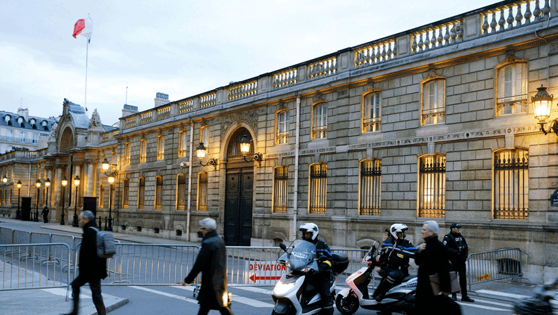 Nach dem möglichen Anschlag auf eine Polizistin: Polizeipräsenz vor dem Elysee-Palast in Paris. Nach dem möglichen Anschlag auf eine Polizistin: Polizeipräsenz vor dem Elysee-Palast in Paris.
