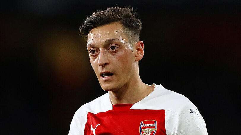 Fußballstar Mesut Özil ist im März 2020 erstmals Vater geworden.
