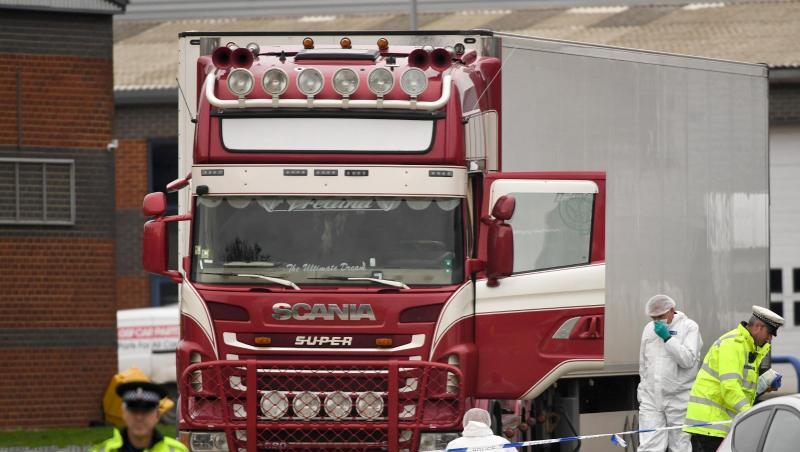 Spurensicherung an dem Lkw, in dem nahe London vor zwei Wochen 39 Leichen entdeckt worden waren. Spurensicherung an dem Lkw, in dem nahe London vor zwei Wochen 39 Leichen entdeckt worden waren.