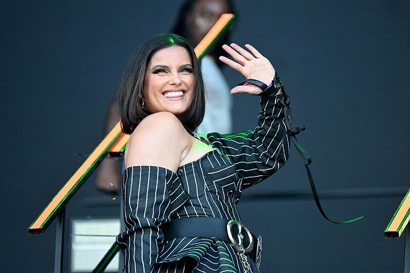 Die kanadische Sängerin Nelly Furtado hat das Stadion schnell für sich eingenommen.