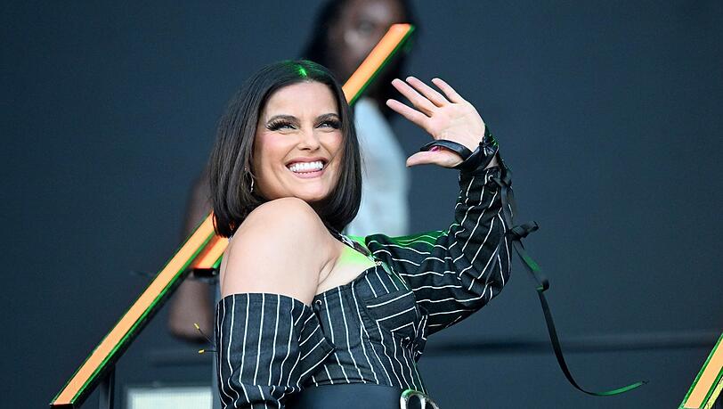 Die kanadische Sängerin Nelly Furtado hat das Stadion schnell für sich eingenommen. Die kanadische Sängerin Nelly Furtado hat das Stadion schnell für sich eingenommen.