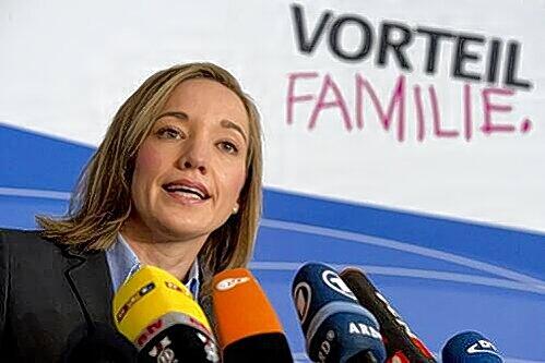 Für eine "schnellstmögliche Änderung" der Kinder-Sätze: Familienministerin Kristina Köhler.