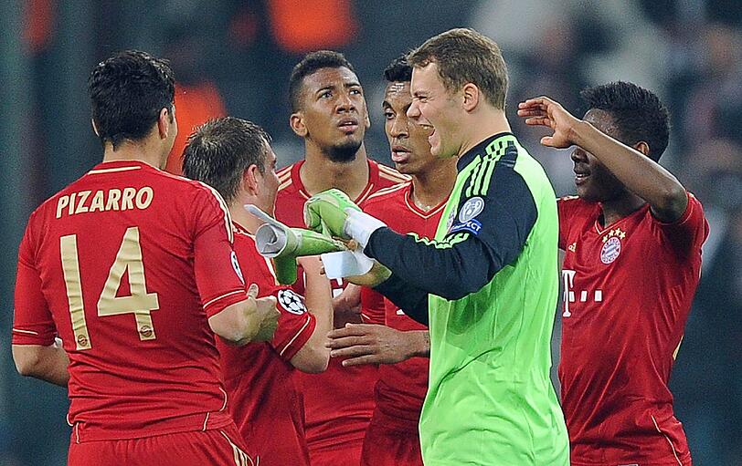 Die Bayern feiern den 2:0-Sieg gegen Juve