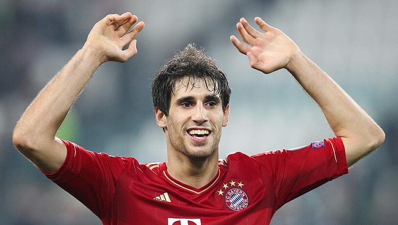 Javi Martinez jubelt nach der Bayern-Gala gegen Wolfsburg. Über Coach Jupp Heynckes sagt der Spanier: "Er ist der wichtigste Bestandteil unseres Erfolgs. Wir wollen ihm einen gebührenden Abschied bereiten. Javi Martinez jubelt nach der Bayern-Gala gegen Wolfsburg. Über Coach Jupp Heynckes sagt der Spanier: "Er ist der wichtigste Bestandteil unseres Erfolgs. Wir wollen ihm einen gebührenden Abschied bereiten.