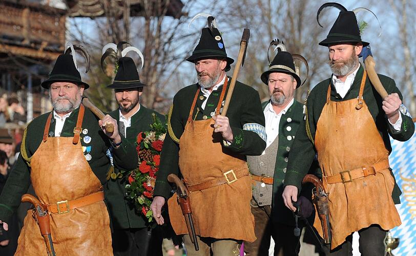 ie Gebirgsschützen erinnerten an
die Toten des Bauernaufstandes vor über 300 Jahren.