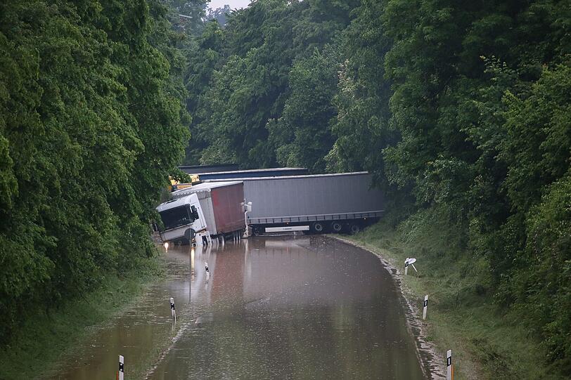 Inzwischen hat sich das Hochwasser zurückgezogen. Das Ausmaß der Katastrophe wird deutlich.