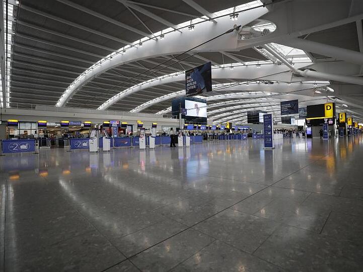 Der menschenleere Terminal 5 am Flughafen Heathrow. British Airways streicht wegen des 48 stündigen Streiks nahezu alle Flüge.
