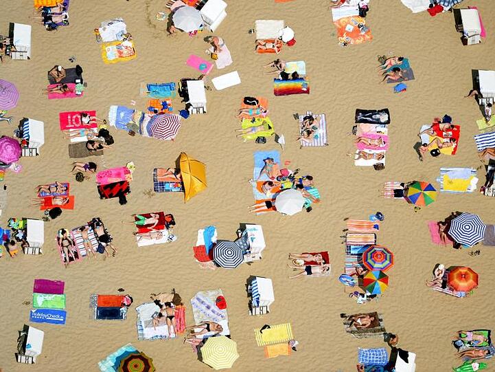Knapp jeder zweite Beschäftigte in Deutschland erhält Urlaubsgeld.