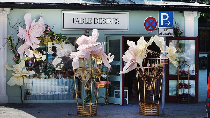 Das ist doch mal ein bl&uuml;hendes Statement, oder? Ein kleiner Blumenladen am Kufsteiner Platz macht wirkungsvoll auf sich aufmerksam.
