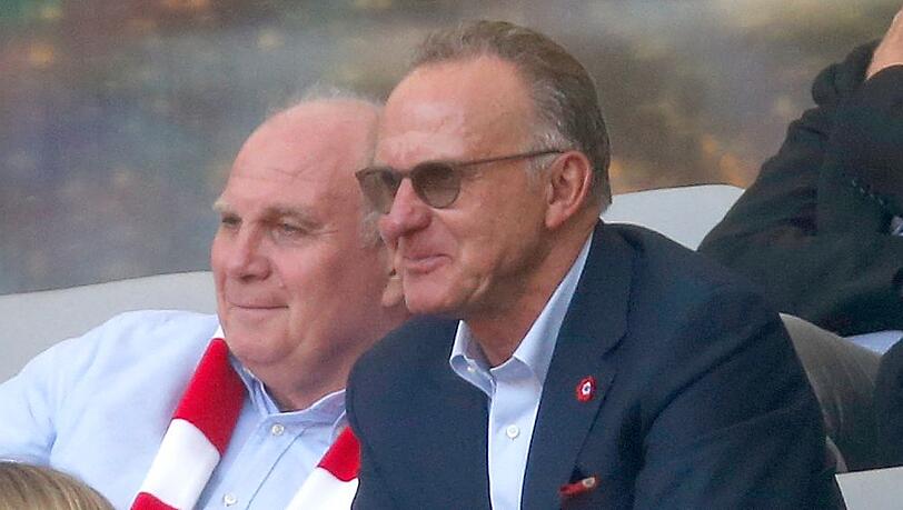 Ist derzeit auf Geschäftsreise in Japan: Bayern-Boss Karl-Heinz Rummenigge (r.). Ist derzeit auf Geschäftsreise in Japan: Bayern-Boss Karl-Heinz Rummenigge (r.).