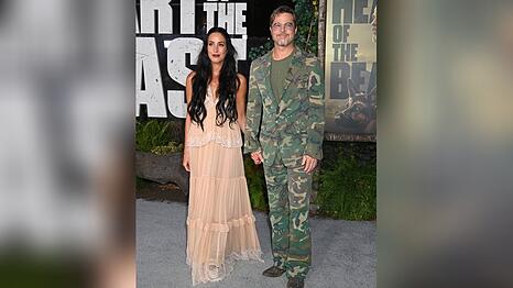 Brad Pitt und Ines de Ramon bei der Premiere von "Eiserne Wildnis".