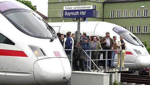 Halten nicht mehr in Bayreuth: ICE des Franken-Sachsen-Express. Halten nicht mehr in Bayreuth: ICE des Franken-Sachsen-Express.