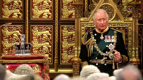 König Charles III. will angeblich einen deutlich kleineren Rahmen für seine Krönung als noch für seine Mutter vor 70 Jahren.
