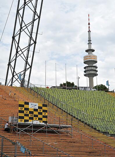 DTM im Olympiastadion: So läuft der Aufbau des großen Spektakels. Die Bilder